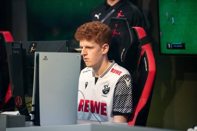 Grand Final der Virtual Bundesliga 2023 David Queck (Dave, Sanhausen SV) Grand Final der Virtual Bundesliga 2023, Koeln, Strassenkickerbase, 10.06.2023