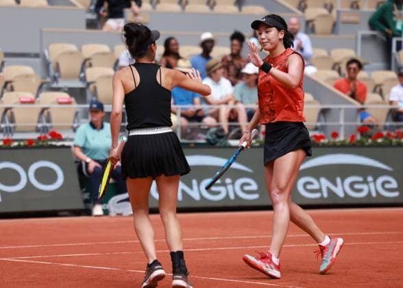 (230611) -- PARIS, June 11, 2023 -- Wang Xinyu (R) of China Hsieh Su-Wei of Chinese Taipei celebrate during the women s doubles final against Leylah Fernandez of Canada Taylor Townsend of the United States at the French Open tennis tournament at Roland Garros in Paris, France, June 11, 2023. ) (SP)FRANCE-PARIS-TENNIS-ROLAND GARROS-FRENCH OPEN-WOMEN S DOUBLES GaoxJing 