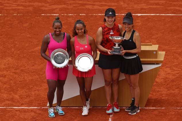Mandatory Credit: Photo by Ella Ling Shutterstock (13949291f) Taylor Townsend of USA and Leyla Fernandez of Canada stand together with the runners up trophy next to Xinyu Wang of China and Su-Wei Hsieh of Taipei French Open Tennis, Day 15, Roland Garros, Paris, France - 11 June 2023 French Open Tennis, Day 15, Roland Garros, Paris, France - 11 June 2023  Copyright: xEllaxLing Shutterstockx 13949291f