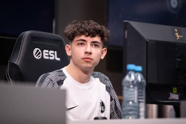 Grand Final der Virtual Bundesliga 2023 Dylan Neuhausen (DullenMIKE, SC Freiburg) Grand Final der Virtual Bundesliga 2023, Koeln, Strassenkickerbase, 10.06.2023
