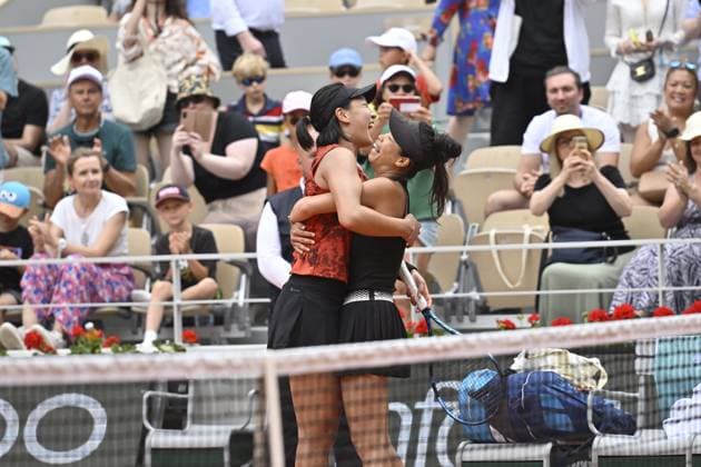 Tennis : Roland Garros 2023 - France - Wang Xinyu Su wei Hsieh gagnent le double dames Tennis : Roland Garros 2023 - France - 11 06 23 ChrysleneCaillaud Panoramic 