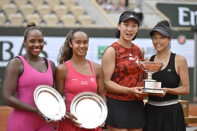 Tennis : Roland Garros 2023 - France - Leyla Fernandez - Canada Taylor Townsend Usa Su Wei Hseih Xinyu Wang double dames finale Tennis : Roland Garros 2023 - France - 11 06 23 ChrysleneCaillaud Panoramic 