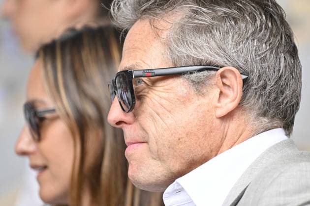 Tennis : Roland Garros 2023 - France - Finale du simple messieurs - Hugh Grant - english actor Tennis : Roland Garros 2023 - France - 11 06 23 ChrysleneCaillaud Panoramic 