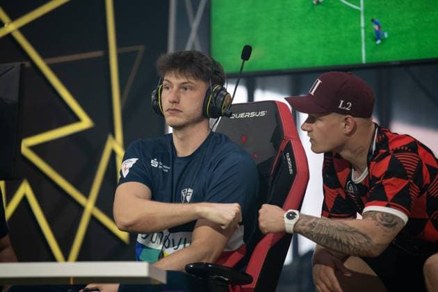 Grand Final der Virtual Bundesliga 2023 Timo Siep (TimoX, VFL Bochum) jubelt nach dem Tor Grand Final der Virtual Bundesliga 2023, Koeln, Strassenkickerbase, 10.06.2023