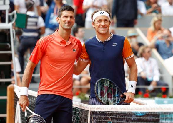 Novak Djokovic und Casper Ruud posen fuer ein Foto, Finale, Endspiel Copyright: xJuergenxHasenkopfx