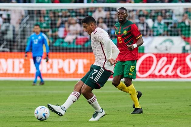 RECORD DATE NOT STATED Seleccion Mexico 2023 Mexico vs Cameroon Luis Romo of Mexico and Toko Ekambi of Cameroon during the game Mexico (Mexican national team, Nationalteam vs Cameroon, corresponding to the Friendly match, at Snapdragon Stadium, on June 10, 2023. <br><br> Luis Romo de Mexico y Toko Ekambi de Camerun durante el partido Mexico (Seleccion Mexicana) vs Camerun, correspondiente al Partido Amistoso de preparacion, en el Estadio Snapdragon, el 10 de junio de 2023. SAN DIEGO CALIFORNIA ESTADOS UNIDOS  Copyright: xJorgexMartinezx 20230610210935_SMN_23_AM_MEX_CAM_ROMO94