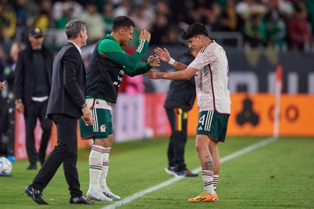 RECORD DATE NOT STATED Seleccion Mexico 2023 Mexico vs Cameroon Kevin Alvarez celebrates his goal 2-2 of Mexico during the game Mexico (Mexican national team, Nationalteam vs Cameroon, corresponding to the Friendly match, at Snapdragon Stadium, on June 10, 2023. <br><br> Kevin Alvarez celebra su gol 2-2 de Mexico el partido Mexico (Seleccion Mexicana) vs Camerun, correspondiente al Partido Amistoso de preparacion, en el Estadio Snapdragon, el 10 de junio de 2023. SAN DIEGO CALIFORNIA ESTADOS UNIDOS  Copyright: xCristianxdexMarchenax 20230610230436_SMN_23_AM_MEX_CAM_ALVAREZ301