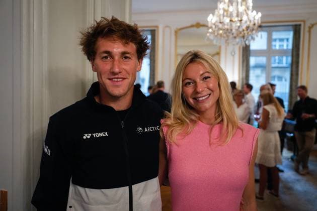 French Open, Roland Garros : Casper Ruud Paris, Frankrike 20230611. Casper Ruud og kjaeresten Maria Galligani under en samling med venner, familie og sponsorer i den norske ambassade-residensen etter at Casper Ruud tok 2. plass i Roland-Garros-turneringen. Foto: Beate Oma Dahle NTB Paris Frankrike EDITORIAL USE ONLY. RESTRICTED USE FOR BETTING COMPANIES Ref:_SPOiAhJhFd4qzQ.jpg  Copyright: xBeatexOmaxDahlex xNTBx