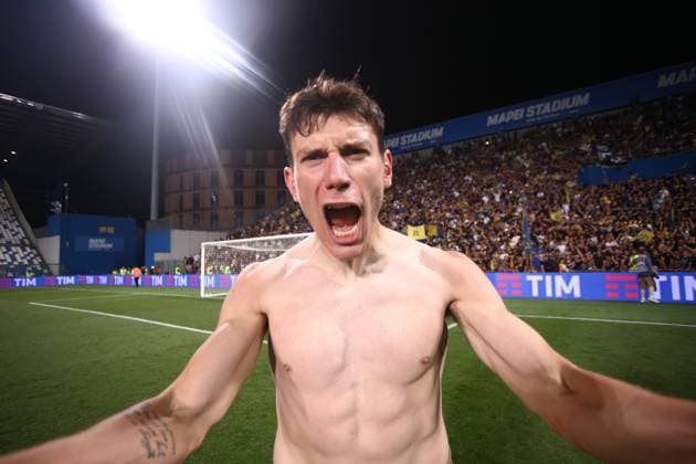 Foto Gianni Santandrea LaPresse 11 Giugno 2023 Reggio Emilia, Italia - calcio - Spezia vs Hellas Verona - Spareggio salvezza serie A TIM 2022 2023 - Mapei Stadium. Nella foto: esultanza dei giocatori del Verona per la vittoria nello scontro salvezza - Magnani June 11, 2023 Reggio Emilia, Italy - sport, soccer - Spezia vs Hellas Verona - Italian Serie A Football Championship 2022 2023 - Mapei Stadium. In the pic: Verona players jubilation for the victory in the salvation match - Magnani  Copyright: xGiannixSantandrea LaPressex