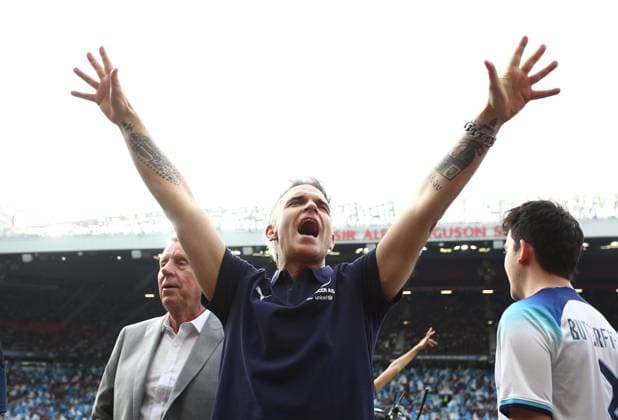 Mandatory Credit: Photo by Matt West Shutterstock (13949253bq) Robbie Williams Soccer Aid 2023 England XI v World XI, Soccer Aid for Unicef 2023, Football, Old Trafford, Manchester, UK - 11 Jun 2023 EDITORIAL USE ONLY No use with unauthorised audio, video, data, fixture lists, club league logos or live services. Online in-match use limited to 120 images, no video emulation. No use in betting, games or single club league player publications. England XI v World XI, Soccer Aid for Unicef 2023, Football, Old Trafford, Manchester, UK - 11 Jun 2023 EDITORIAL USE ONLY No use with unauthorised audio, video, data, fixture lists, club league logos or live services. Online in-match use limited to 120 images, no video emulation. No use in betting, games or single club league player publications.  Copyright: xMattxWest Shutterstockx 13949253bq
