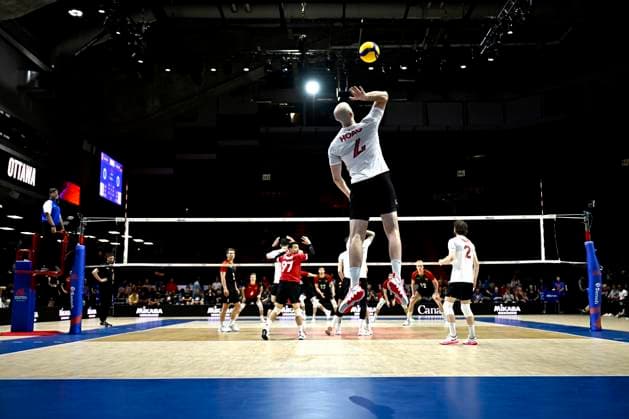 June 11, 2023, Ottawa, ON, CAN: Canada s Nicholas Hoag (4) serves as they take on Germany during Volleyball Nations League action in Ottawa, on Sunday, June 11, 2023. Nicholas Hoag  - ZUMAc35_ 20230611_zaf_c35_174 Copyright: xJustinxTangx