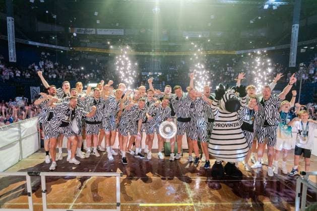 Bilder des Jahres 2023, Sport 06 Juni Sport Themen der Woche KW23 Sport Bilder des Tages Meisterparty THW Kiel Der THW Kiel feiert seine 23. Deutsche Handballmeisterschaft Kiel Schleswig-Holstein Deutschland *** Champion party THW Kiel THW Kiel celebrates its 23 German Handball Championship Kiel Schleswig Holstein Germany