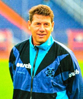 RECORD DATE NOT STATED Aus 2. BL.Saison 1995 96 Hannover 96 - FC Carl-Zeiss Jena 1:1 am 11.11.1995. Im Foto: Jena Trainer Eberhard Vogel *** From 2 BL season 1995 96 Hannover 96 FC Carl Zeiss Jena 1 1 on 11 11 1995 In photo Jena coach Eberhard Vogel