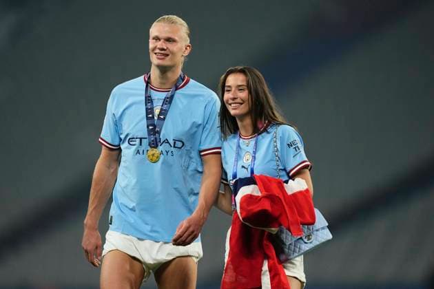 FC Internazionale v Manchester City FC - UEFA Champions League Final 2022 23 Erling Haaland centre-forward of Manchester City and Norway and Isabel Haugseng Johansen celebrates victory after the UEFA Champions League 2022 23 final match between FC Internazionale and Manchester City FC at Atatuerk Olympic Stadium on June 10, 2023 in Istanbul, Turkey. Istanbul Turkey  Copyright: xJosexBretonx originalFilename:breton-fcintern230610_npq5s.jpg
