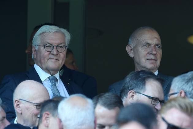 Sport Themen der Woche KW24 Sport Bilder des Tages Fußball Länderspiel Deutschland - Ukraine am 12.06.2023 im wohninvest WESERSTADION in Bremen Frank-Walter Steinmeier ( Bundespräsident ), links - Bernd Neuendorf ( DFB-Präsident ), rechts DFB regulations prohibit any use of photographs as image sequences and or quasi-video. *** Soccer international match Germany Ukraine on 12 06 2023 at wohninvest WESERSTADION in Bremen Frank Walter Steinmeier Federal President , left Bernd Neuendorf DFB President , right DFB regulations prohibit any use of photographs as image sequences and or quasi video xRx