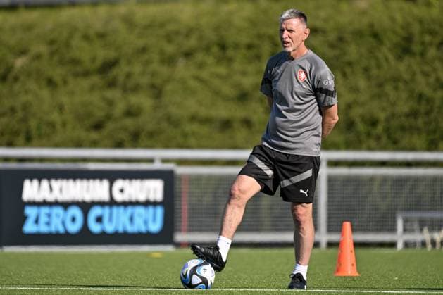 Fußball, Nationalteam Tschechien, Training Trenink ceske fotbalove reprezentace pred zapasy na Faerskych ostrovech a v Cerne Hore, 12. cervna 2023, Strahov, Praha. Trener Jaroslav Silhavy. (CTKxPhoto VitxSimanek) CTKPhotoP2023061206863  CTKPhotoP2023061206863
