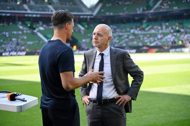 Bernd Neuendorf (DFB Präsident) im Gespräch mit ZDF Experte Sandro Wagner 12.06.2023, DFB Fussball Länderspiel 2023, Deutschland - Ukraine 3:3 Bremen Weserstadion Deutschland