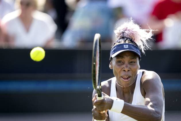 Sport Themen der Woche KW24 Sport Bilder des Tages ROSMALEN - Venus Williams (USA) in action against Celine Naef (SUI) on the second day of the Libema Open tennis tournament in Rosmalen. AP SANDER KING xVIxANPxSportx xxANPxIVx 471537658 originalFilename: 471537658.jpg
