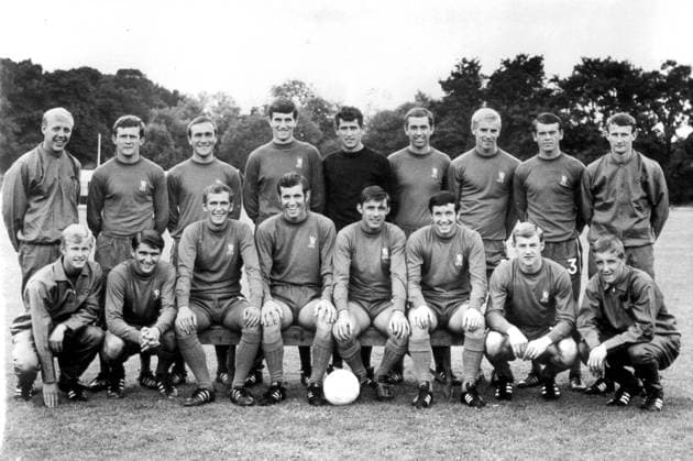 Chelsea Football Team Back Row left to Chelsea Football Team Back Row left to right: Ken Shellito, John Hollins, Ron Harris, Tommy Hughes, Peter Bonetti, Marvin Hinton, Colin Waldron, Eddie McCreadie, and Peter Houseman Front Row left to right:Barry Lloyd, Charlie Cooke, Tommy Baldwin, Peter Osgood, Boby Tambling, John Boyle, Jim Thomson and Ian Hamilton. 31st August 1967., Credit:TALKING Photoshot Avalon Great Britain, Checked  Copyright: xTALKINGxSPORT Photoshotx xAvalonx PHT_OBIT_Footballer_John_Hollins_503908451
