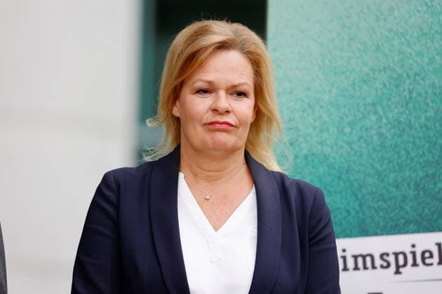 Nancy Faeser, Bundesministerin des Innern und für Heimat, Deutschland, Berlin, Bundeskanzleramt, Bildtermin von Bundeskanzler Scholz und Bundesministerin Faeser mit Vertretern des DFB anlässlich der Fußball-EM 2024 in Deutschland