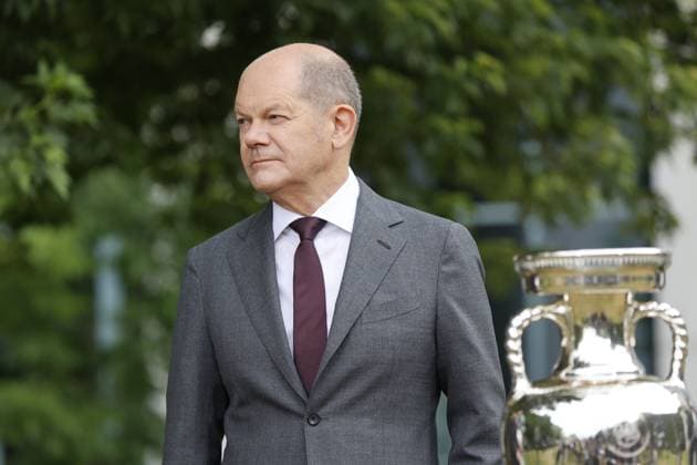 Olaf Scholz, Bundeskanzler, Deutschland, Berlin, Bundeskanzleramt, Bildtermin von Bundeskanzler Scholz und Bundesministerin Faeser mit Vertretern des DFB anlässlich der Fußball-EM 2024 in Deutschland