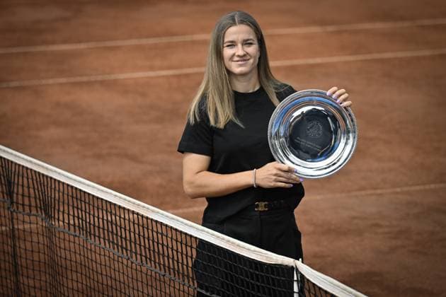 Karolina Muchova, Czech tennis player and 2023 French Open finalist, poses with trophy for 2nd place after a press conference, PK, Pressekonferenz on June 14, 2023, in Prague, Czech Republic. (CTKxPhoto VitxSimanek) CTKPhotoP2023061403993  CTKPhotoP2023061403993