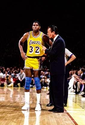 RECORD DATE NOT STATED BASKETBALL NBA, Basketball Herren, USA Magic Johnson Magic Johnson with LA Lakers coach Pat Riley Copyright: xDuomo PCNx BK0805 057022