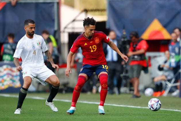 ENSCHEDE, 15-06-2023 , Stadium Grolsch Veste, Nations League semi final 2022 2023 between Spain and Italy, Italy player Leonardo Spinazzola and Spain player Rodrigo Spain - Italy  x21337724x Copyright: