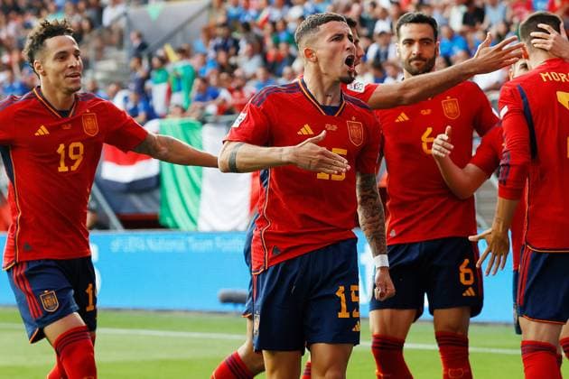 ENSCHEDE, 15-06-2023 , Stadium Grolsch Veste, Nations League semi final 2022 2023 between Spain and Italy, Spain Spain player Yeremy Pino celebrating his 1-0 Spain - Italy  x21337734x Copyright: