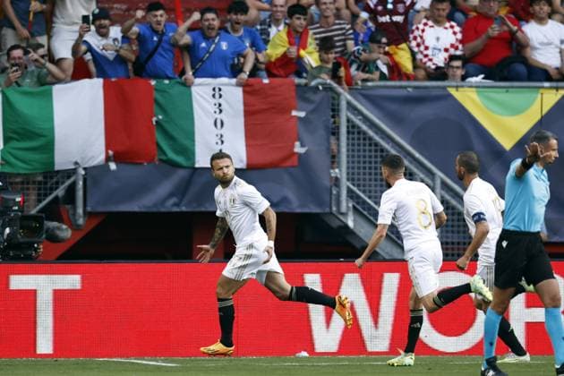 ENSCHEDE - Ciro Immobile of Italy (L) celebrates the 1-1 during the UEFA Nations League semi-final match between Spain and Italy at Stadion De Grolsch Veste on June 15, 2023 in Enschede, Netherlands. ANP MAURICE VAN STONE UEFA Nations League - Semi Final 2023 xVIxANPxSportx xxANPxIVx 471692176 originalFilename: 471692176.jpg