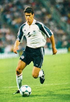 RECORD DATE NOT STATED Aus Freundschafts-Länderspiel Deutschland - Spanien 4:1 am 16.08.2000 im Niedersachsenstadion zu Hannover. Im Foto:Michael Ballack *** From friendly international match Germany Spain 4 1 on 16 08 2000 in Niedersachsenstadion to Hannover In photo Michael Ballack