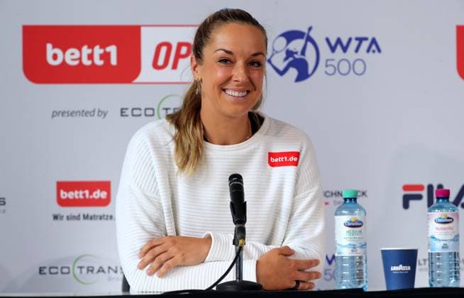 Sport Bilder des Tages Sabine Lisicki PK und Training im Steffi Graf Stradion, Centre Court auf der Tennisanlage des LTTC Rot Weiss e.V. Tennis bett1 open WTA, Tennis Damen 500 Turnier auf Rasen Damen Saison 2022 2023 16.06.2023