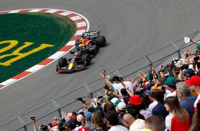 11 PEREZ Sergio (mex), Red Bull Racing RB19, action during the Formula 1 Pirelli Grand Prix du Canada, 8th round of the 2023 Formula One World Championship, WM, Weltmeisterschaft from June 16 to 18, 2023 on the Circuit Gilles Villeneuve, in MontrÃ al, Canada - F1 - CANADIAN GRAND PRIX 2023 DPPI Panoramic  00123020_F12023GP09CAN_JK054965
