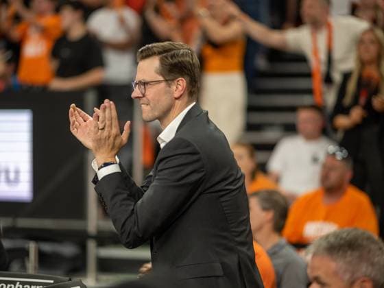 Thorsten Leibenath, positive Emotionen, GER, Ratiopharm Ulm vs. Telekom Baskets Bonn, Basketball, Bundesliga, Playoffs, Finale, Spiel 4, Best of 5, Spielzeit 2022 2023, 16.06.2023, GER, Ratiopharm Ulm vs. Telekom Baskets Bonn, Basketball, Bundesliga, Playoffs, Finale, Spiel 4, Best of 5, Spielzeit 2022 2023, 16.06.2023 Ulm *** Thorsten Leibenath, positive emotions, GER, Ratiopharm Ulm vs Telekom Baskets Bonn, basketball, Bundesliga, playoffs, finals, game 4, best of 5, season 2022 2023, 16 06 2023, GER, Ratiopharm Ulm vs Telekom Baskets Bonn, basketball, Bundesliga, playoffs, finals, game 4, best of 5, season 2022 2023, 16 06 2023 Ulm Copyright: xEibner-Pressefoto SaschaxWaltherx EP_EER