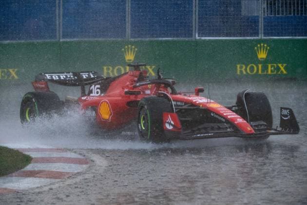 Charles Leclerc (MCO, Scuderia Ferrari, 16) winkt im Regen den Fans aus dem Ferrari SF-23, CAN, Formel 1 Weltmeisterschaft, Grand Prix von Kanada, Circuit de Gilles Villeneuve Montreal, Freies Training, 16.06.2023 CAN, Formel 1 Weltmeisterschaft, Grand Prix von Kanada, Circuit de Gilles Villeneuve Montreal, Freies Training, 16.06.2023 Montreal Copyright: xEibner Memmlerx EP_MMR