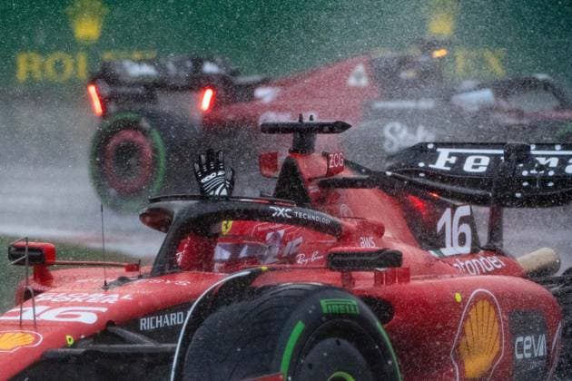 Charles Leclerc (MCO, Scuderia Ferrari, 16) winkt im Regen den Fans aus dem Ferrari SF-23, CAN, Formel 1 Weltmeisterschaft, Grand Prix von Kanada, Circuit de Gilles Villeneuve Montreal, Freies Training, 16.06.2023 CAN, Formel 1 Weltmeisterschaft, Grand Prix von Kanada, Circuit de Gilles Villeneuve Montreal, Freies Training, 16.06.2023 Montreal Copyright: xEibner Memmlerx EP_MMR