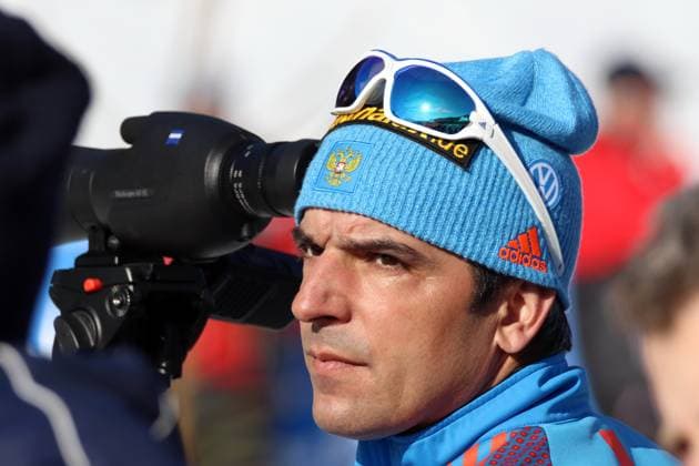 IBU Biathlon WM Hochfilzen 2017 - Sprint Herren Genau hinschauen will Ricco Groß, Cheftrainer Biathloncoach von Russland - IBU Biathlon WM Hochfilzen 2017 - Sprint Herren (License=RM) 10360376 Copyright: xZoonar.com JoachimxHahnex 10360376