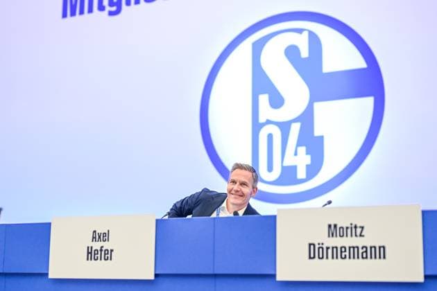 17.06.2023, Fussball, Saison 2023 2024, 2. Bundesliga, Mitgliederversammlung des FC Schalke 04, Axel Hefer (FC Schalke 04) Gelsenkirchen Veltins Arena NRW Deutschland xRHR-FOTO ZZx *** 17 06 2023, football, 2023 2024 season, 2 Bundesliga, FC Schalke 04 general meeting, Axel Hefer FC Schalke 04 Gelsenkirchen Veltins Arena NRW Germany xRHR PHOTO ZZx Copyright: RHR-FOTOx RHR-FOTO ZZ