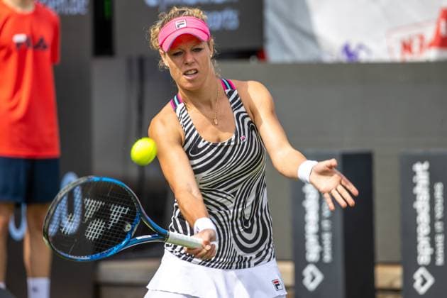 Berlin, 17.06.23, Tennis: Grass Court Championships Berlin im Steffi-Graf-Stadion. Damen, Einzel, Qualifikationsrunde, Seidel (Deutschland) - Siegemund (Deutschland). Laura Siegemund (Deutschland) retourniert den Ball an. bett1open 2023 - Grass Court Championships Berlin