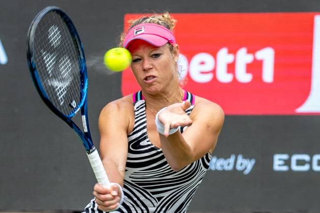 Berlin, 17.06.23, Tennis: Grass Court Championships Berlin im Steffi-Graf-Stadion. Damen, Einzel, Qualifikationsrunde, Seidel (Deutschland) - Siegemund (Deutschland). Laura Siegemund (Deutschland) retourniert den Ball an. bett1open 2023 - Grass Court Championships Berlin