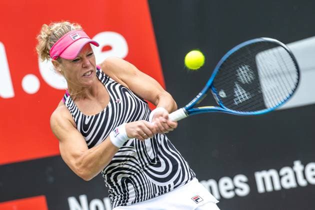 Berlin, 17.06.23, Tennis: Grass Court Championships Berlin im Steffi-Graf-Stadion. Damen, Einzel, Qualifikationsrunde, Seidel (Deutschland) - Siegemund (Deutschland). Laura Siegemund (Deutschland) retourniert den Ball an. bett1open 2023 - Grass Court Championships Berlin