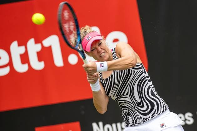 Berlin, 17.06.23, Tennis: Grass Court Championships Berlin im Steffi-Graf-Stadion. Damen, Einzel, Qualifikationsrunde, Seidel (Deutschland) - Siegemund (Deutschland). Laura Siegemund (Deutschland) retourniert den Ball an. bett1open 2023 - Grass Court Championships Berlin