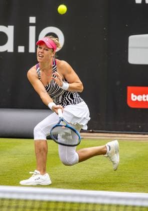 Berlin, 17.06.23, Tennis: Grass Court Championships Berlin im Steffi-Graf-Stadion. Damen, Einzel, Qualifikationsrunde, Seidel (Deutschland) - Siegemund (Deutschland). Laura Siegemund (Deutschland) retourniert den Ball an. bett1open 2023 - Grass Court Championships Berlin