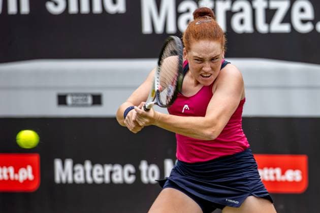 Berlin, 17.06.23, Tennis: Grass Court Championships Berlin im Steffi-Graf-Stadion. Damen, Einzel, Qualifikationsrunde, Seidel (Deutschland) - Siegemund (Deutschland). Ella Seidel (Deutschland) retourniert den Ball an. bett1open 2023 - Grass Court Championships Berlin