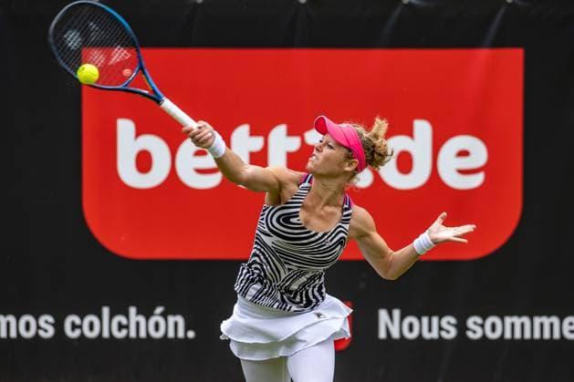 Berlin, 17.06.23, Tennis: Grass Court Championships Berlin im Steffi-Graf-Stadion. Damen, Einzel, Qualifikationsrunde, Seidel (Deutschland) - Siegemund (Deutschland). Laura Siegemund (Deutschland) retourniert den Ball an. bett1open 2023 - Grass Court Championships Berlin