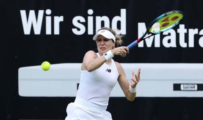 Eugenie Bouchard (CAN), Centre Court auf der Tennisanlage des LTTC Rot Weiss e.V. Steffi Graf Stadion Tennis bett1 open WTA, Tennis Damen 500 Turnier auf Rasen Damen Saison 2022 2023 18.06.2023