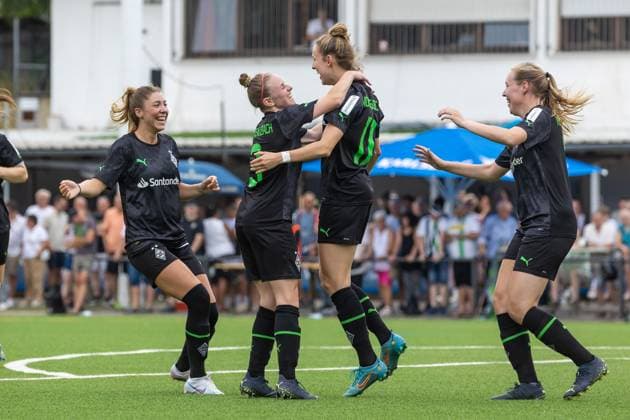 Selma Fohrer (Borussia Moenchengladbach) bejubelt den Treffer zum 1.3, SV Elversberg vs Borussia Moenchengladbach, Fussball, Damen, Aufstiegsrelegation, Saison 2022 2023, 18.06.2023 SV Elversberg vs Borussia Moenchengladbach, Fussball, Damen, Aufstiegsrelegation, Saison 2022 2023, 18.06.2023