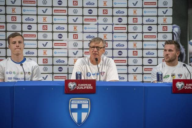 Fußball, EM Quali, Nationalteam Finnland Pressekonferenz Robert Ivanov (L), head coach Markku Kanerva and Benjamin Källman (R) during an international press conference, PK, Pressekonferenz of team Finland in Helsinki, Finland, on June 18, 2023, on the eve of a UEFA EURO, EM, Europameisterschaft,Fussball 2024 football tournament qualifying match against San Marino. Helsinki Finland LKFTVX20230618165352DNCJ Copyright: xKimmoxPenttinenx LKFTVX20230618165352DNCJ