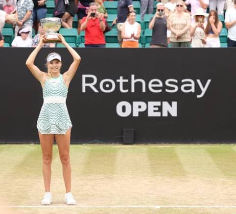 Mandatory Credit: Photo by Ryan Browne Shutterstock (13961302au) Katie Boulter of Great Britain with the Women s Rothesay Open Cup. Rothesay Open, Day Seven, Tennis, Nottingham Tennis Centre, Nottingham, UK - 18 Jun 2023 Rothesay Open, Day Seven, Tennis, Nottingham Tennis Centre, Nottingham, UK - 18 Jun 2023  Copyright: xRyanxBrowne Shutterstockx 13961302au