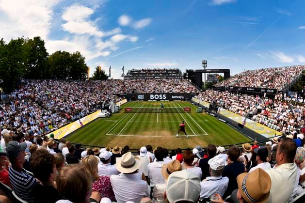 Sport Themen der Woche KW24 Sport Bilder des Tages Ueberblick Center Court ausverkauft Tennis Herren BOSS Open Finale Boss Open ATP, Tennis Herren 250 Stuttgart 2023 Weissenhof 18.06.2022 BOSS Open ATP 250 Stuttgart 2023 *** Overview Center Court sold out Tennis Men BOSS Open Final Boss Open ATP 250 Stuttgart 2023 Weissenhof 18 06 2022 BOSS Open ATP 250 Stuttgart 2023